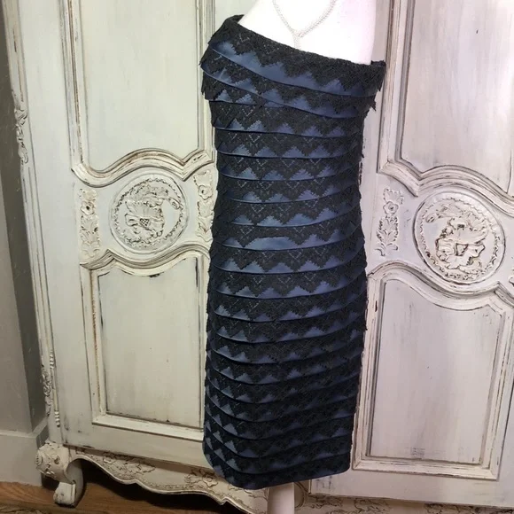 Carmen Marc Valvo Strapless Navy and Black Bandage Special Occassion Dress S/8 - Picture 6 of 16